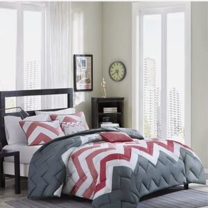 In Home Cade Reversable Zig-Zag Ombré Ski Patrol Comforter Quilt Twin / Twin XL